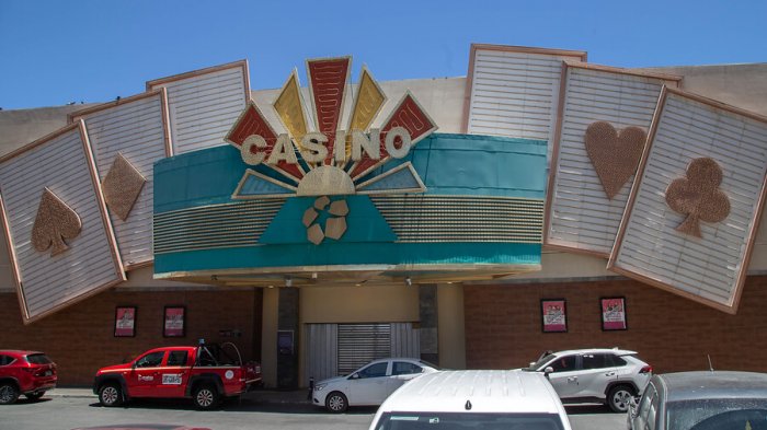 Casinos de juego funcionarán en comunas que estén Fase 2 y sólo en espacios abiertos