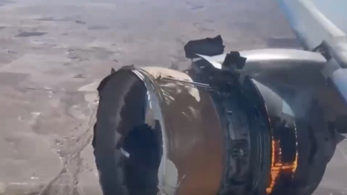 Piezas de un avión cayeron en una zona residencial tras desprenderse en pleno vuelo