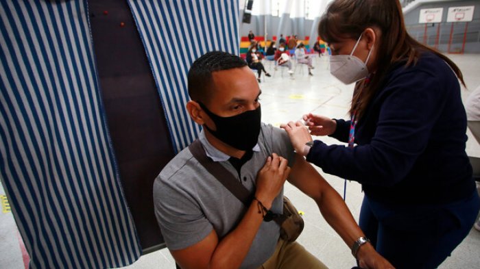 Hoy se retoma vacunación con rezagados sobre 65 años y trabajadores de educación entre 55 y 59 años