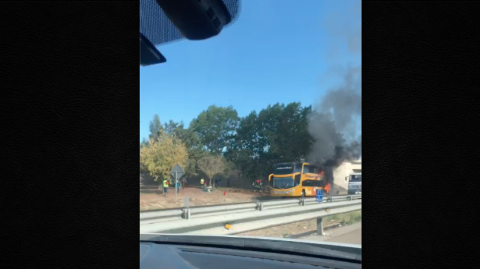 Registran incendio de un bus interurbano en la Ruta 68 a la altura de Casablanca