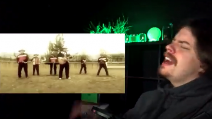 Hasta bailó: La reacción del británico Lewis Shawcross a “Cómo dejar de amarte” de Los Charros de Lumaco