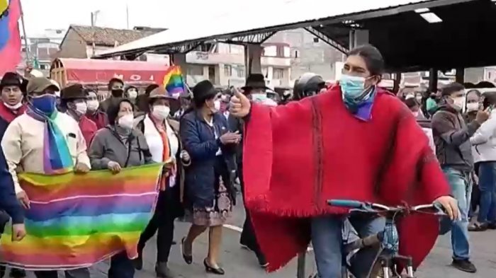 Pérez y pueblos indígenas marchan hasta Quito exigiendo recuento de votos en elección presidencial