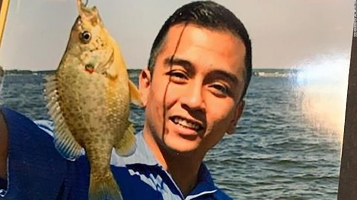 Policía de EE.UU. aplastó el cuello de un hombre por casi 5 minutos, quedó inconsciente y nunca más despertó