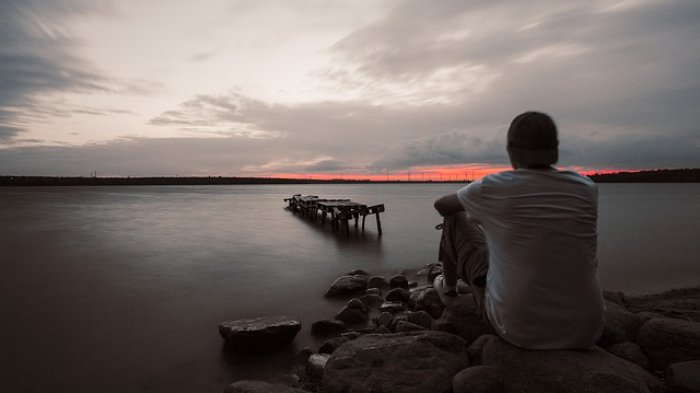 ¿A veces te sientes solo o sola? Hacer esto durante 10 minutos te ayudaría a evitarlo