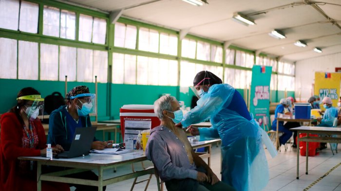 Un 58% aprueba la gestión del Gobierno en la crisis del coronavirus, según Cadem