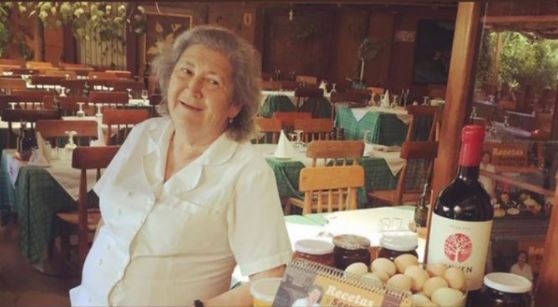 Pesar en la gastronomía chilena: A los 82 años murió la dueña de la picada Doña Tina