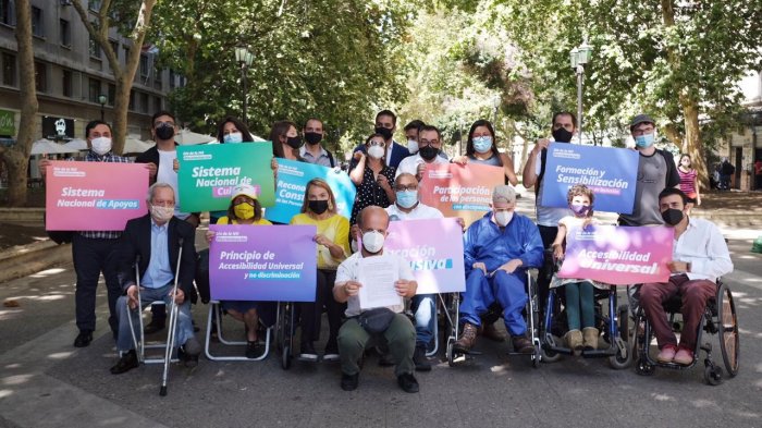 Candidatos con discapacidad, de todo el espectro político, firman acuerdo por la inclusión
