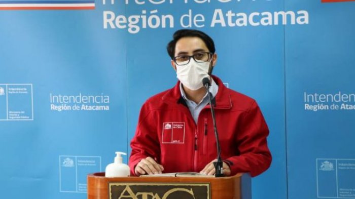 Tras filtración de fotos en reunión social: Seremi de Salud de Atacama renunció al cargo