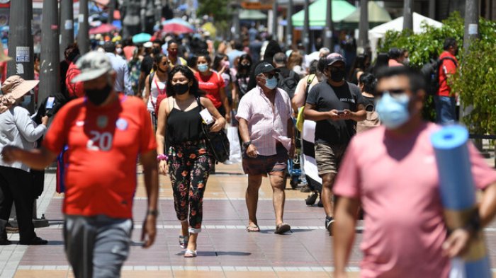 Región Metropolitana lidera casos activos con casi 8 mil contagios, según Informe Epidemiológico