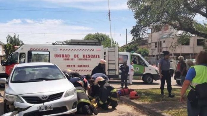 Hombre atropelló y mató a un motociclista: Descubrió que era su hijo al acercarse