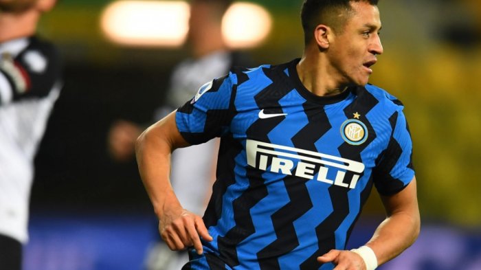 Fue figura: Con doblete de Alexis el Inter se impuso ante el Parma