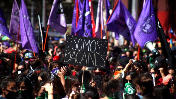 Con manifestaciones y cacerolazos: El itinerario feminista para el 8M