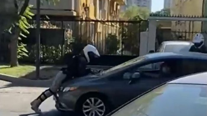 Insólito atropello en Providencia: Conductor se molestó al recibir un parte y embistió a inspector municipal