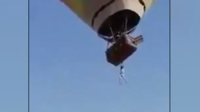 Una cuerda lo ayudó: Hombre se salvó de caer varios metros desde globo aerostático