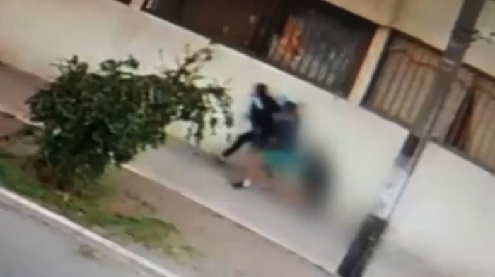 Mujer sufre violento 