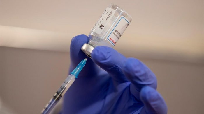 Casi la mitad de la población ha sido vacunada con la segunda dosis en Israel