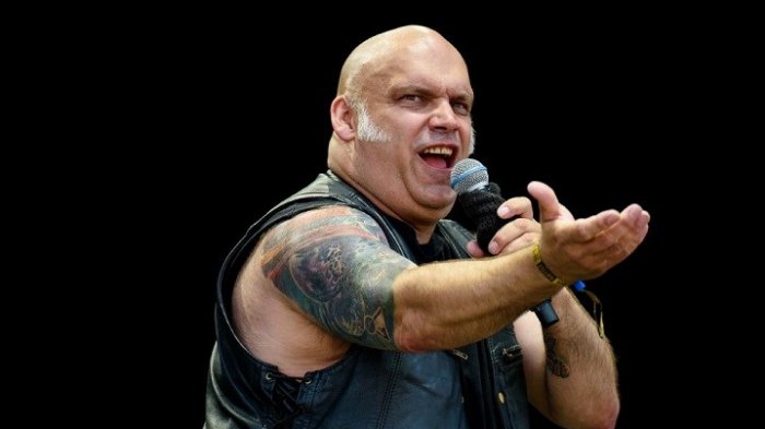 Ex vocalista de Iron Maiden dedicó canción a Coquimbo revelando cómo se sintió durante un terremoto en Chile