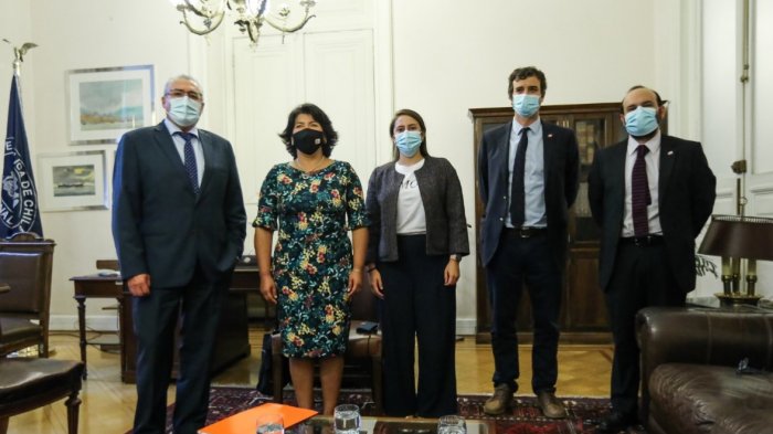 Nueva mesa del Senado se reunió con la Segpres: 