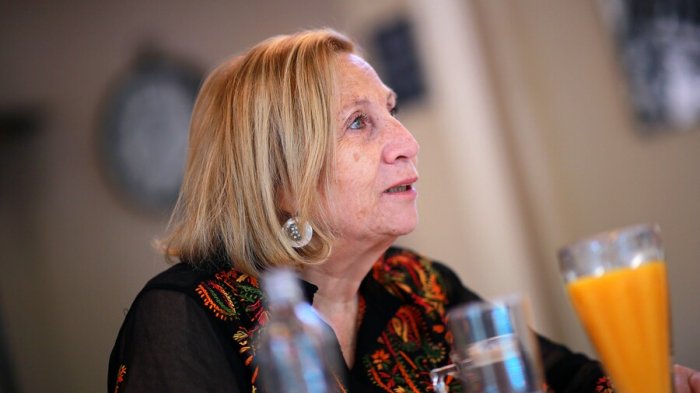 Helia Molina dijo que este es el peor momento de la pandemia en Chile y que la RM se debería cuarentenar