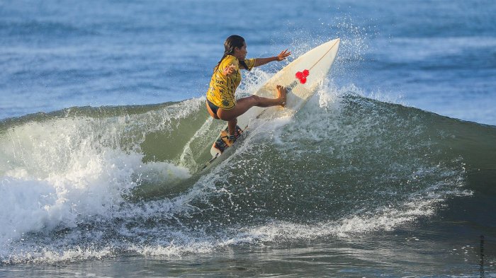Surfista salvadoreña murió tras ser alcanzada por un rayo cuando ingresaba al mar