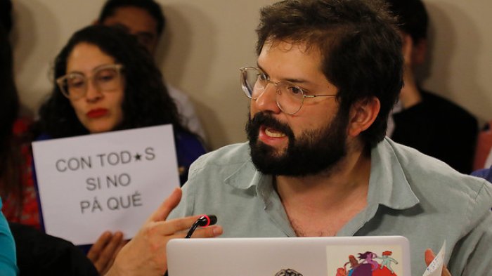 Boric acusa al gobierno de 