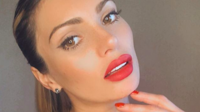 Se aburrió: Faloon Larraguibel respondió a los crueles comentarios sobre sus dientes