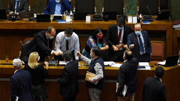 Cámara aprueba nuevo Bono Clase Media y Préstamo Solidario