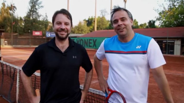 Andrés Carey, el candidato a la CC que recibió el apoyo de Feña González y hace campaña con ukelele