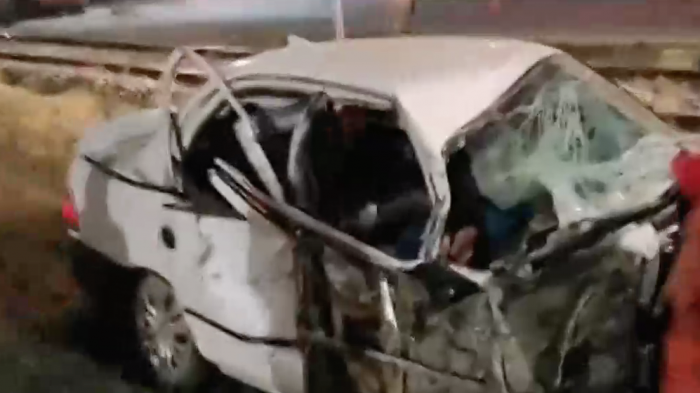 Auto chocó contra un tren en Lota: Niño de 10 años iba al volante