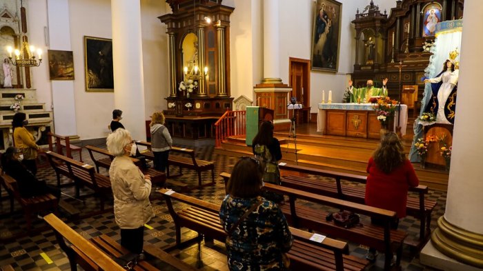 Cultos religiosos en Fase 1: ¿Cuántas personas pueden asistir?