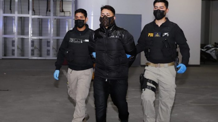 Cantante urbano Bayron Fire fue detenido en aeropuerto: Era buscando por robo con violencia