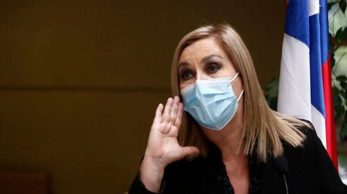 Jiles se lanzó contra Schalper y lo trató de 