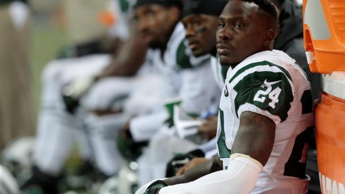 Ex jugador de la NFL se suicida y es sospechoso de matar a 5 personas