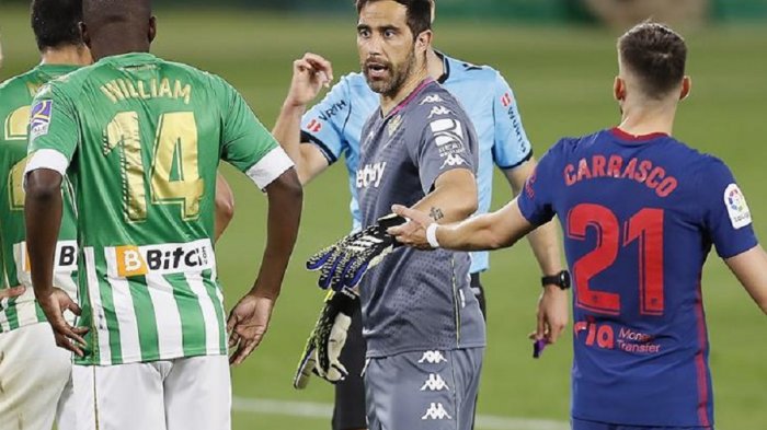 Betis de Pellegrini igualó ante el líder Atlético de Madrid con Bravo como protagonista