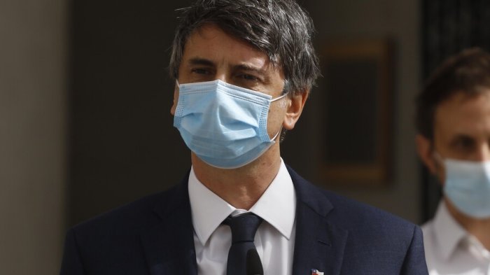 Ministro Couve y vacuna de Sinovac: 