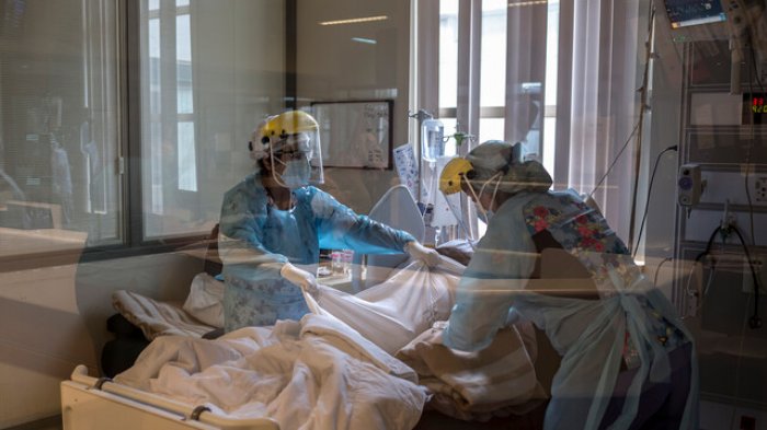 Camas UCI alcanzan el 97% de ocupación a nivel nacional: Hay 135 disponibles