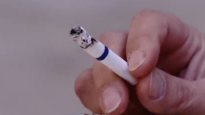 Minsal aclara polémica: Cigarrillos seguirán siendo parte de los bienes esenciales