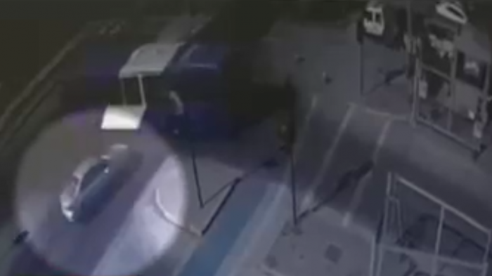 Choque entre vehículo y bus del transporte público deja dos muertos en La Pintana