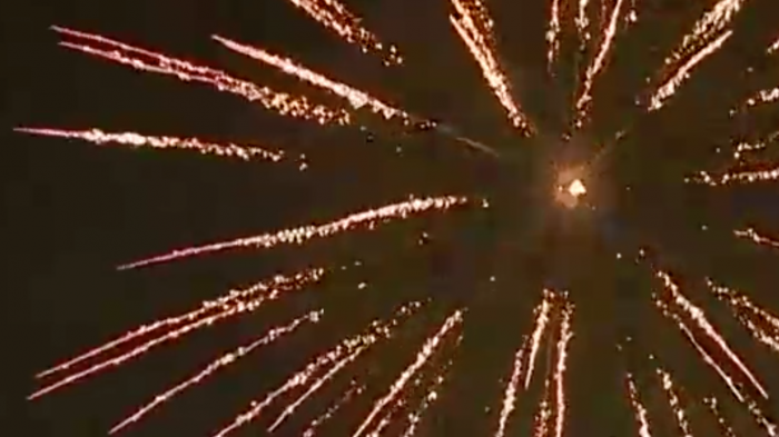 Fuegos artificiales y barricadas en diferentes puntos del país por aniversario de Colo Colo