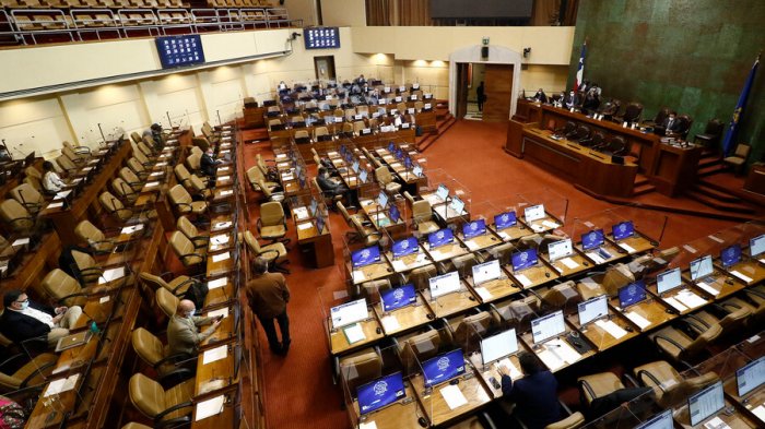 57 parlamentarios firman requerimiento para inhabilitar a la presidenta del TC por tercer retiro