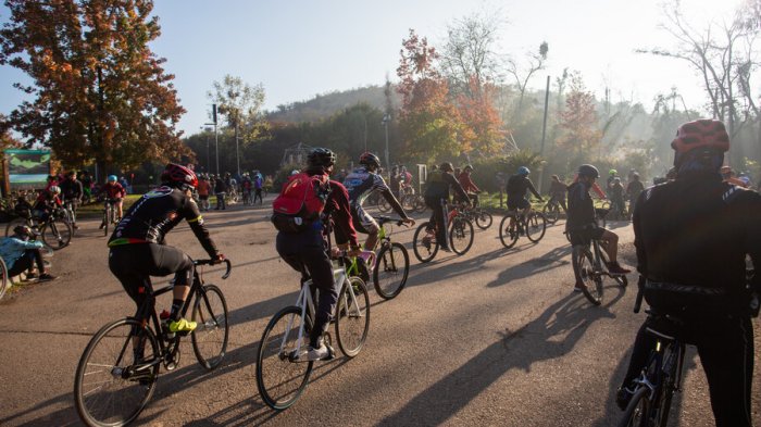 Pedían su destitución: Ciclistas protestaron en los alrededores del domicilio de Piñera