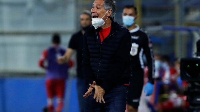 Tras menos de dos meses en el cargo: Holan presentó su renuncia a la banca del Santos