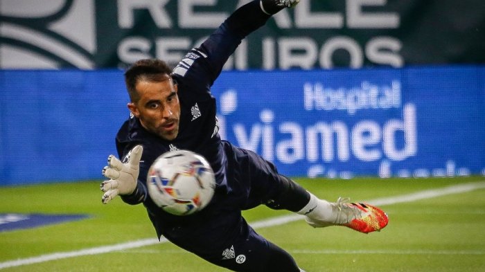 Bravo fue nominado a mejor jugador del mes en España: Mira cómo votar por él