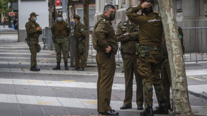 Encuesta: Casi el 98% de los candidatos a constituyente están a favor de un cambio a Carabineros