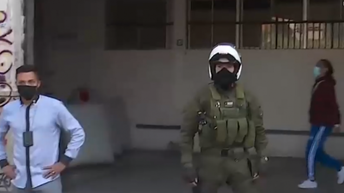 Detienen a 27 personas en bodega que funcionaba de forma clandestina en Santiago Centro