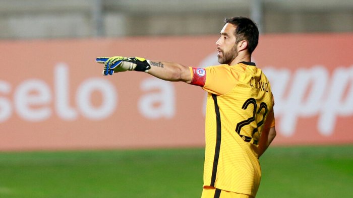 El emotivo mensaje de Bravo a los juveniles de Colo Colo: “La única derrota es rendirse