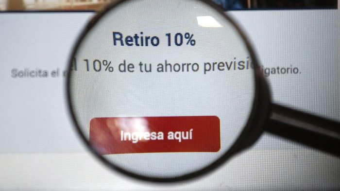 Tercer retiro: 2,1 millones de personas ya ingresaron su solicitud en las primeras horas