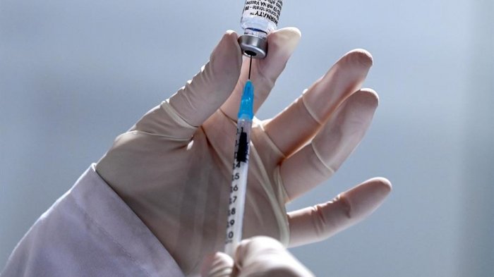 Responsables de la vacuna de Pfizer creen que la pandemia durará hasta mediados de 2022