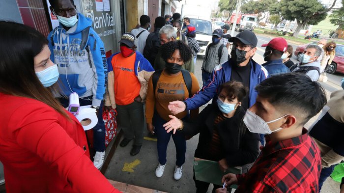 Presidenta de las AFP: “Los retiros han sido una pésima forma de ayudar a las personas en la crisis”