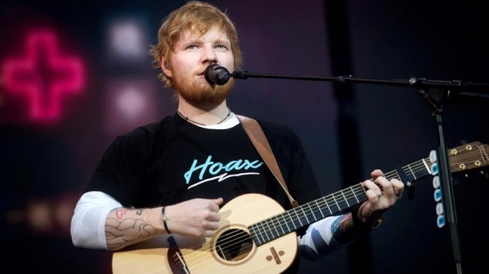 Ed Sheeran anunció que será el patrocinador de un club de fútbol inglés